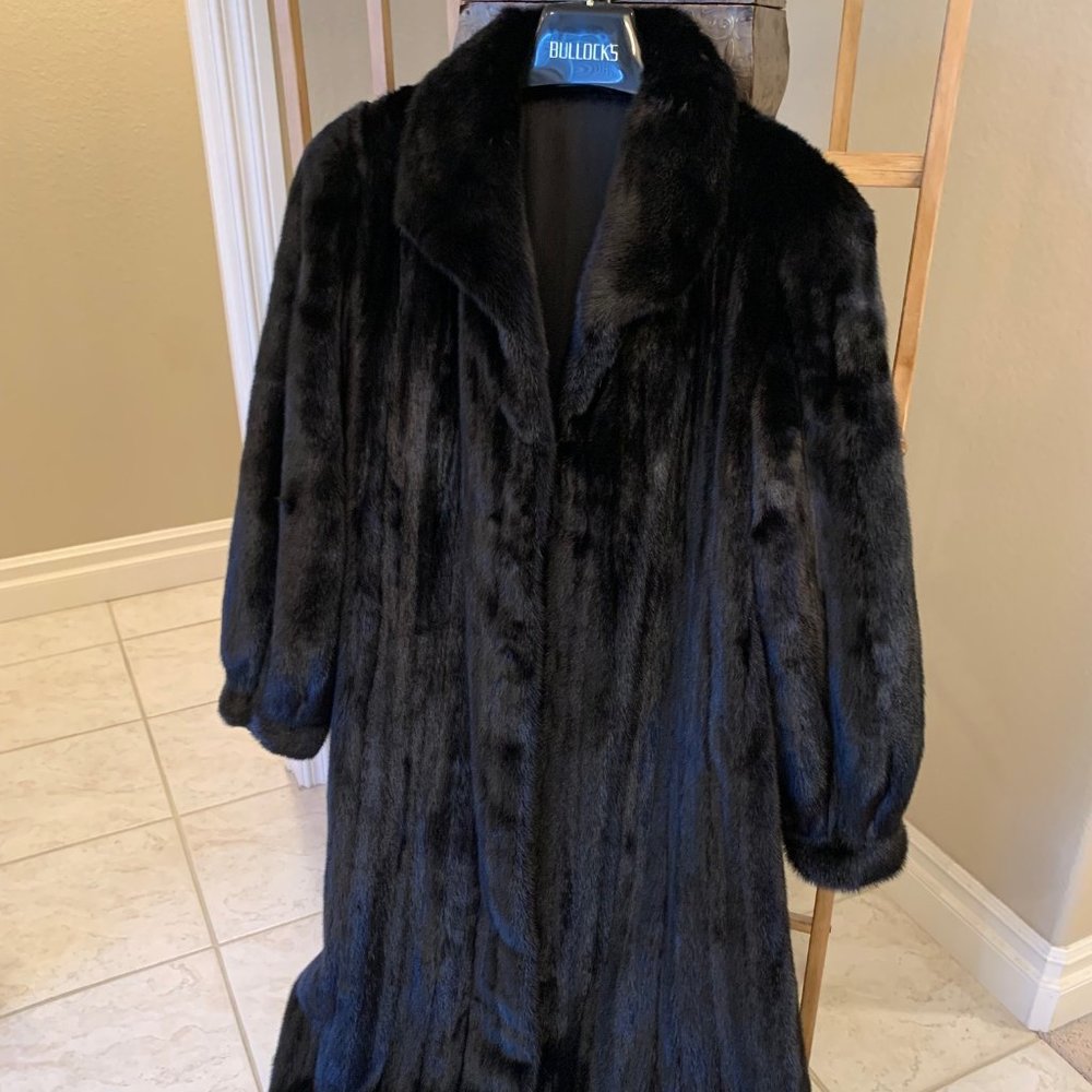 Bullock's Womens Full Length Black Mink Coat. Size XL.